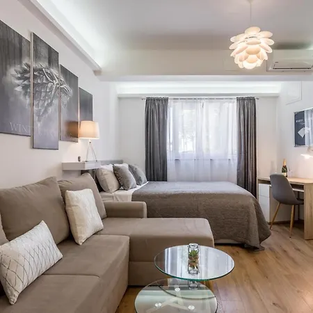 Winterfell Apartment Split