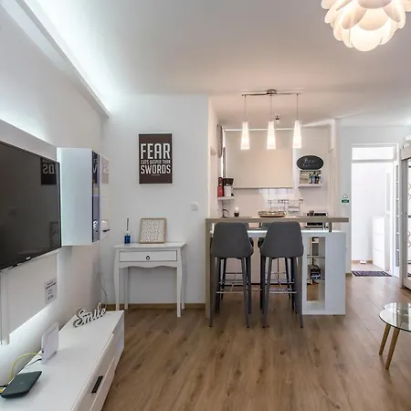 Winterfell Apartment
